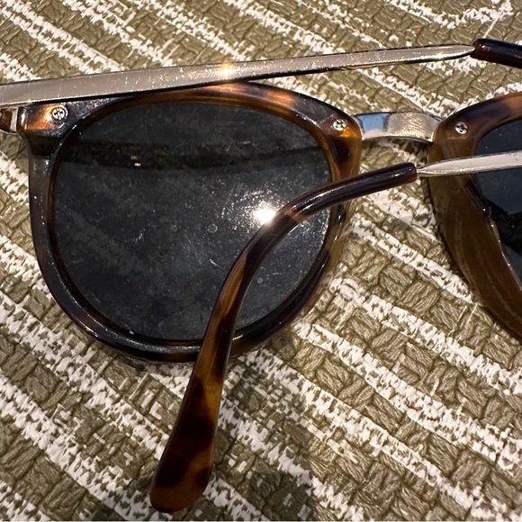 Le Specs No Smirking Sunglasses - Picture 7 of 8